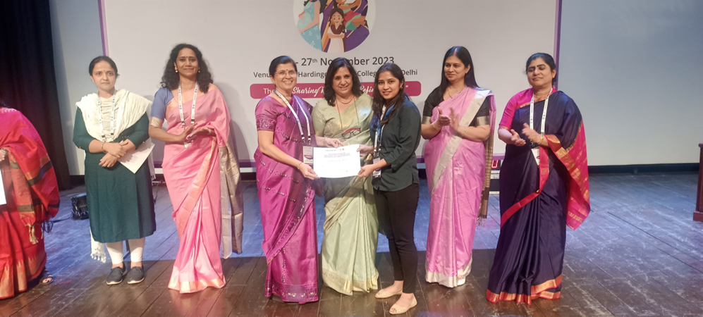 Dr. Anushree receiving NARCHI 3rd Prize on Stage